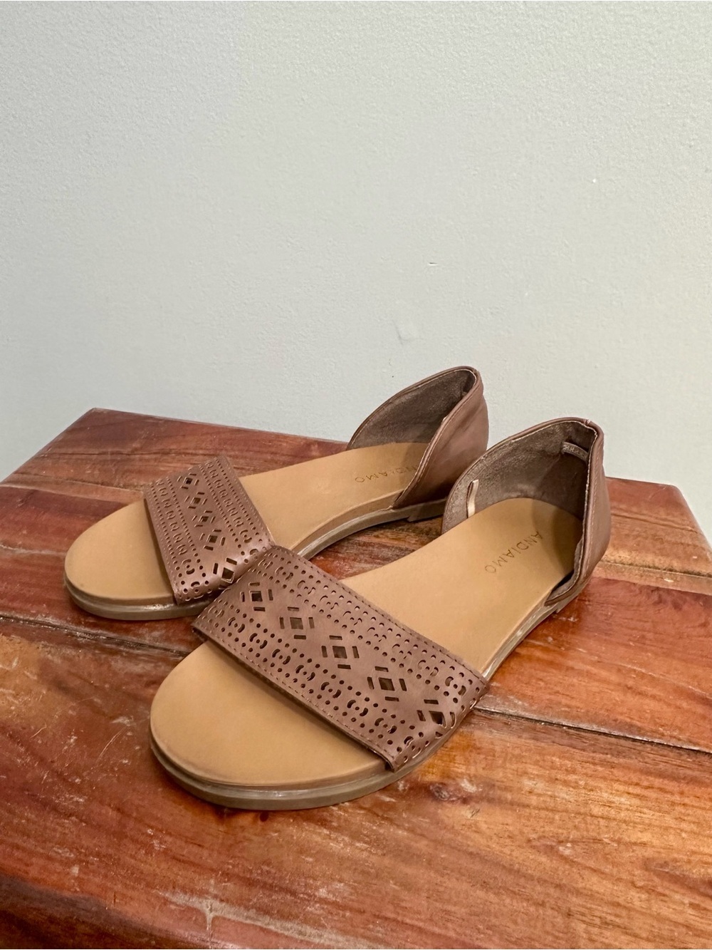 Andiamo Peep Toe Brown Square Toe Lattice Flat Size 7W